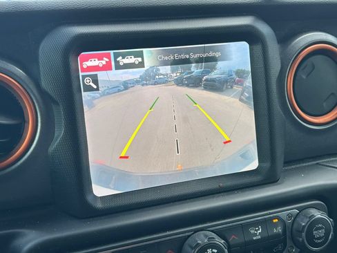 Used 2021 Jeep Gladiator Mojave AWD/4WD image 33