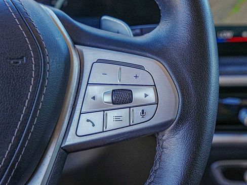 Used 2023 BMW X7 xDrive40i w/ Premium Package image 16