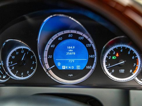 Used 2011 Mercedes-Benz E 550 Cabriolet image 38