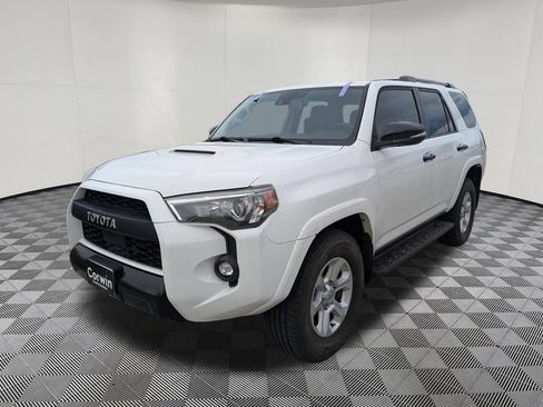Used 2021 Toyota 4Runner Venture w/ Moonroof Package AWD/4WD image 3