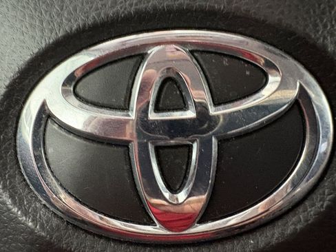 Used 2024 Toyota Corolla Cross XLE AWD/4WD image 16