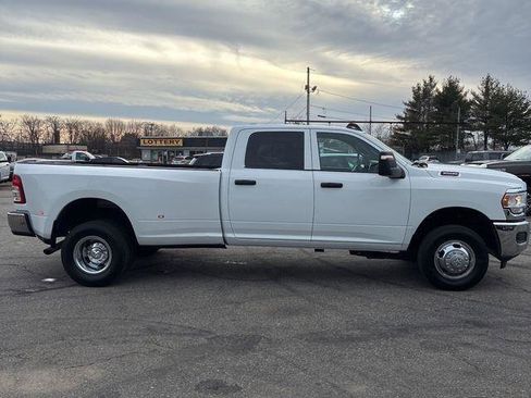 Used 2023 RAM 3500 Tradesman w/ Chrome Appearance Group image 6