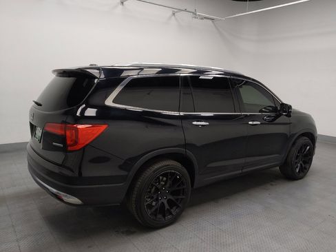 Used 2017 Honda Pilot Touring image 10