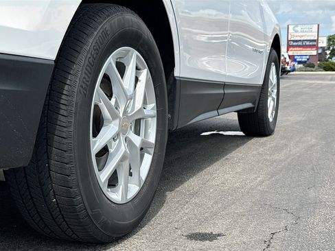 Used 2022 Chevrolet Equinox LT AWD/4WD image 16