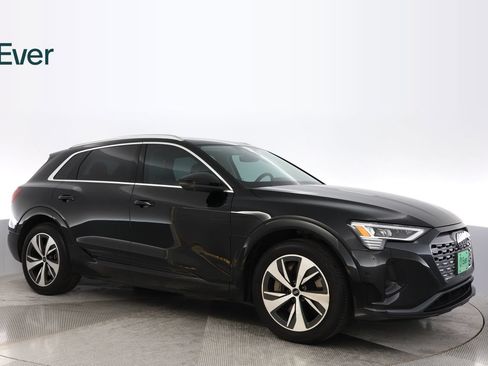 Used 2024 Audi Q8 e-tron Premium Plus w/ Premium Plus Package AWD/4WD image 14