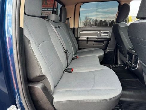 Used 2020 RAM 2500 Big Horn w/ Level 2 Equipment Group image 18