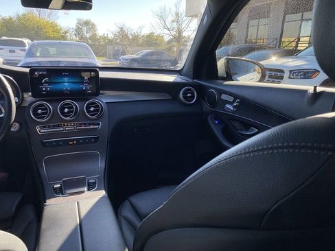 Certified 2021 Mercedes-Benz GLC 300 4MATIC image 4