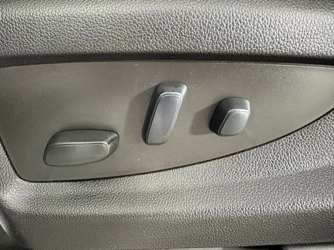 Used 2018 Chevrolet Tahoe LT image 11