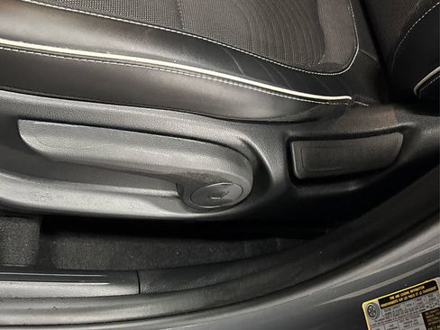 Certified 2023 Hyundai Venue Limited w/ Cargo Package image 31