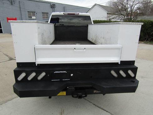 Used 2024 Chevrolet Silverado 2500 LT w/ Convenience Package image 10