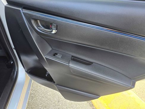 Used 2017 Toyota Corolla XSE image 13