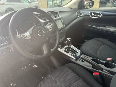 Used 2019 Nissan Sentra SR image 9