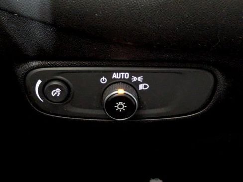 Used 2018 Chevrolet Equinox LS FWD image 24