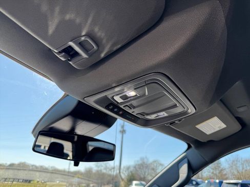 Used 2022 Chevrolet Silverado 1500 LT image 25