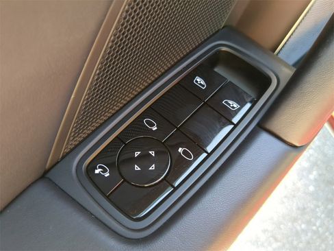 Used 2021 Porsche 911 Turbo S image 22