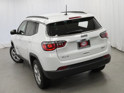 New 2026 Jeep Compass Latitude image 11