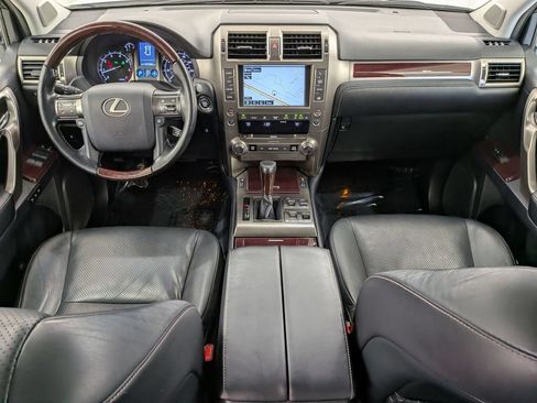 Used 2018 Lexus GX 460 Luxury w/ Preferred Accessory Package AWD/4WD image 30