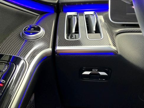 Certified 2022 Mercedes-Benz S 500 4MATIC w/ AMG Line Package image 36