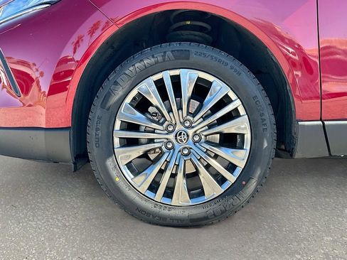 Used 2023 Toyota Venza Limited image 29