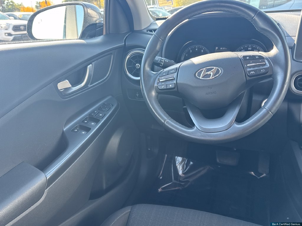 Certified 2022 Hyundai Kona SEL w/ Convenience Package AWD/4WD image 36