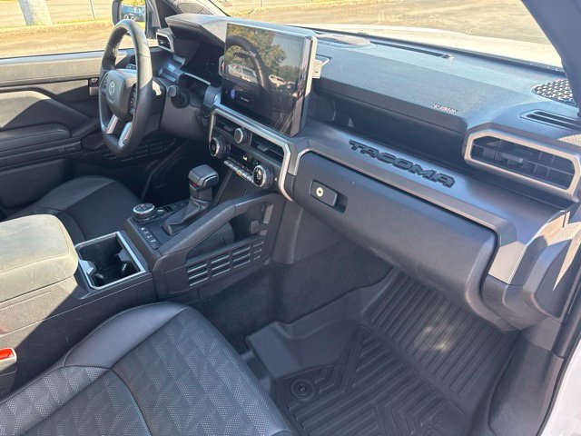 Used 2024 Toyota Tacoma TRD Off-Road w/ TRD Off Road Premium Package AWD/4WD image 15