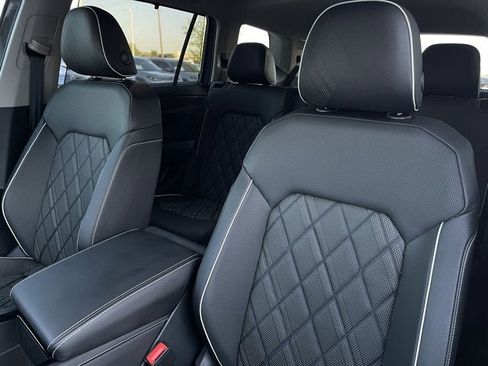 Used 2025 Volkswagen Atlas SEL Premium R-Line image 13