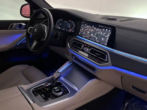 Used 2022 BMW X6 M50i w/ Executive Package image 26