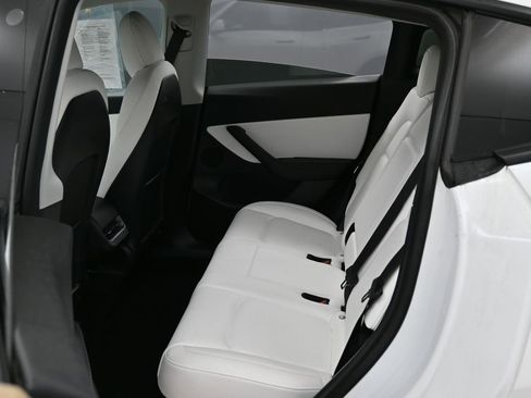 Used 2022 Tesla Model Y Long Range AWD/4WD image 38