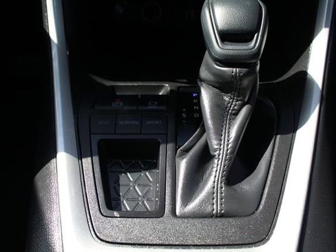 Certified 2023 Toyota RAV4 XLE FWD image 25