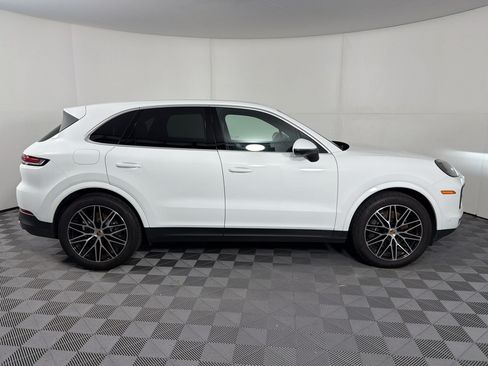 Certified 2026 Porsche Cayenne AWD/4WD image 8