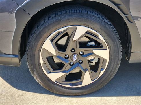 Certified 2025 Subaru Crosstrek 2.5i Limited w/ Crosstrek Mirror Package image 12