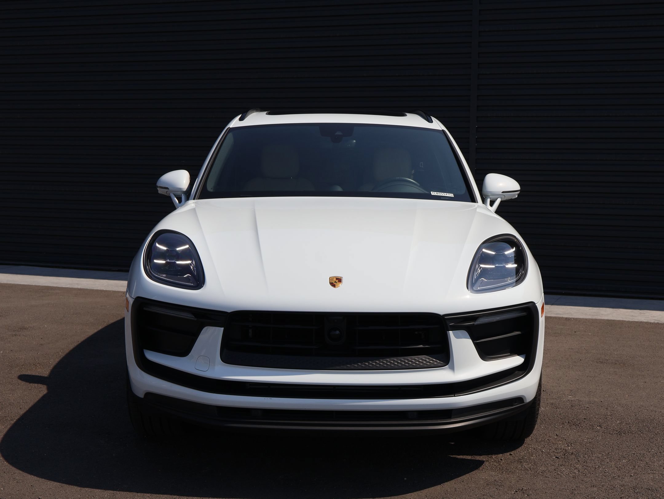 Certified 2026 Porsche Macan AWD/4WD image 7