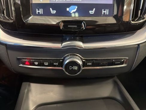 Used 2020 Volvo XC60 T6 Momentum w/ Protection Package image 22
