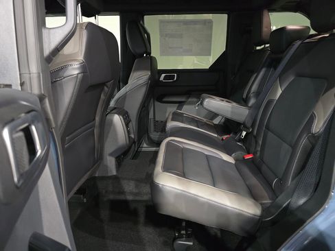 New 2025 Ford Bronco Outer Banks image 35