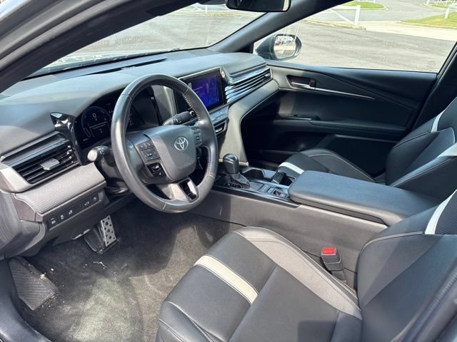 Used 2025 Toyota Camry SE FWD image 8