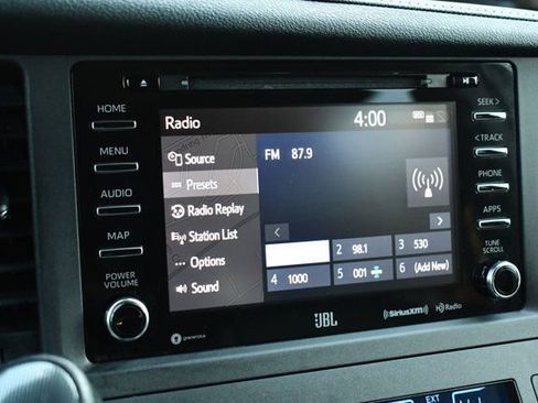 Used 2020 Toyota Sienna SE image 51