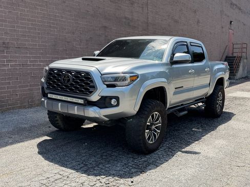 Used 2023 Toyota Tacoma TRD Sport w/ Technology Package AWD/4WD image 1