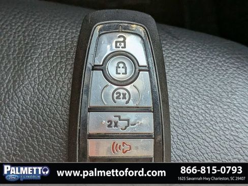 Used 2022 Ford F250 Lariat w/ Black Appearance Pkg AWD/4WD image 30