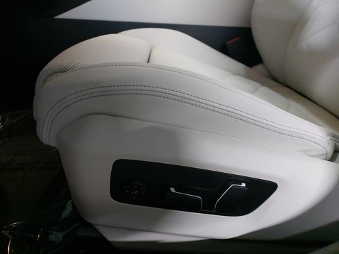 New 2026 BMW 530i w/ Premium Package image 31