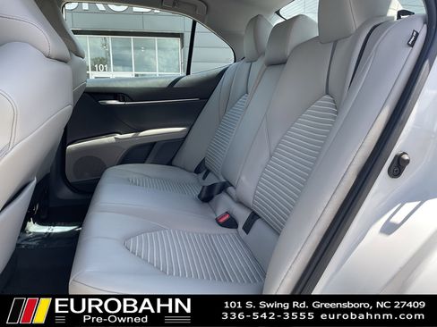 Used 2022 Toyota Camry SE image 10