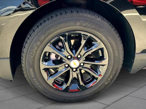 Used 2019 Chevrolet Equinox LS image 11