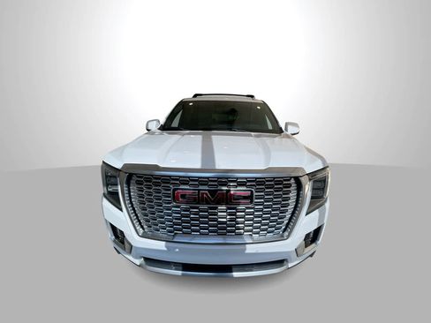Used 2021 GMC Yukon XL Denali w/ Denali Ultimate Package AWD/4WD image 3