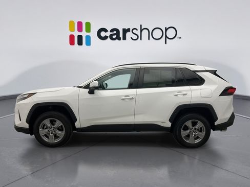 Used 2022 Toyota RAV4 XLE w/ XLE Grade Weather Package AWD/4WD image 2