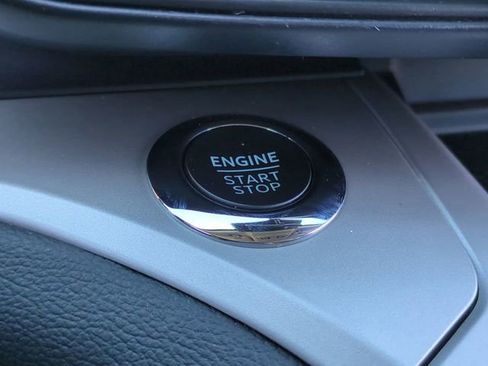 Used 2024 Ford Explorer XLT image 27