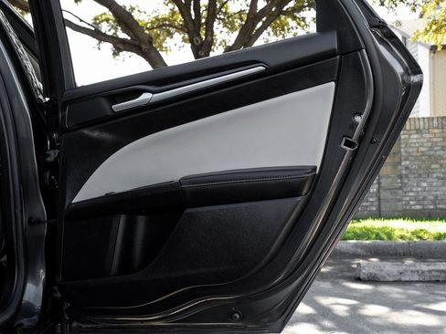 Used 2017 Ford Fusion Titanium image 60