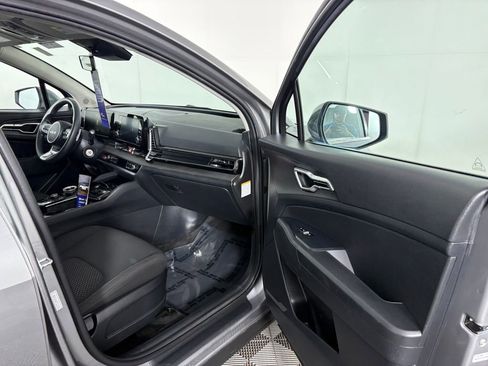 Used 2023 Kia Sportage LX AWD/4WD image 32