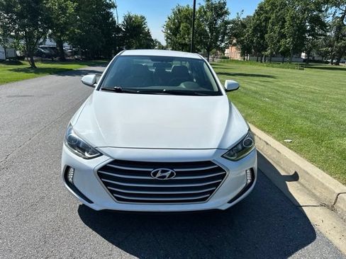 Used 2017 Hyundai Elantra SE w/ SE A/T Tech Package 03 FWD image 4