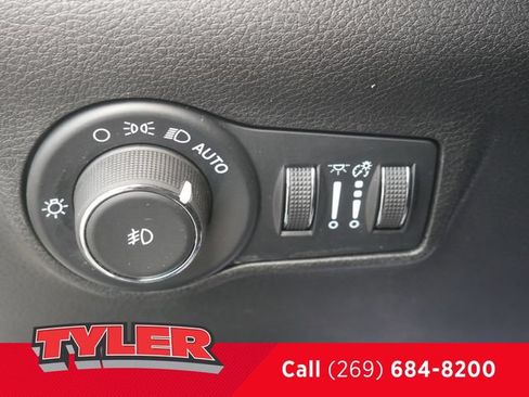 Certified 2025 Jeep Compass Limited AWD/4WD image 24