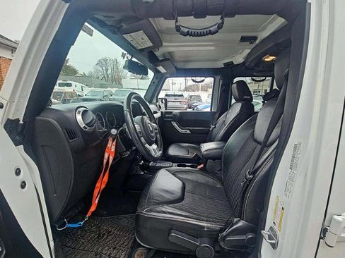 Used 2013 Jeep Wrangler Unlimited Sport image 3