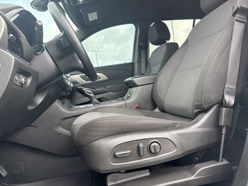 Certified 2024 Chevrolet Traverse LT image 16